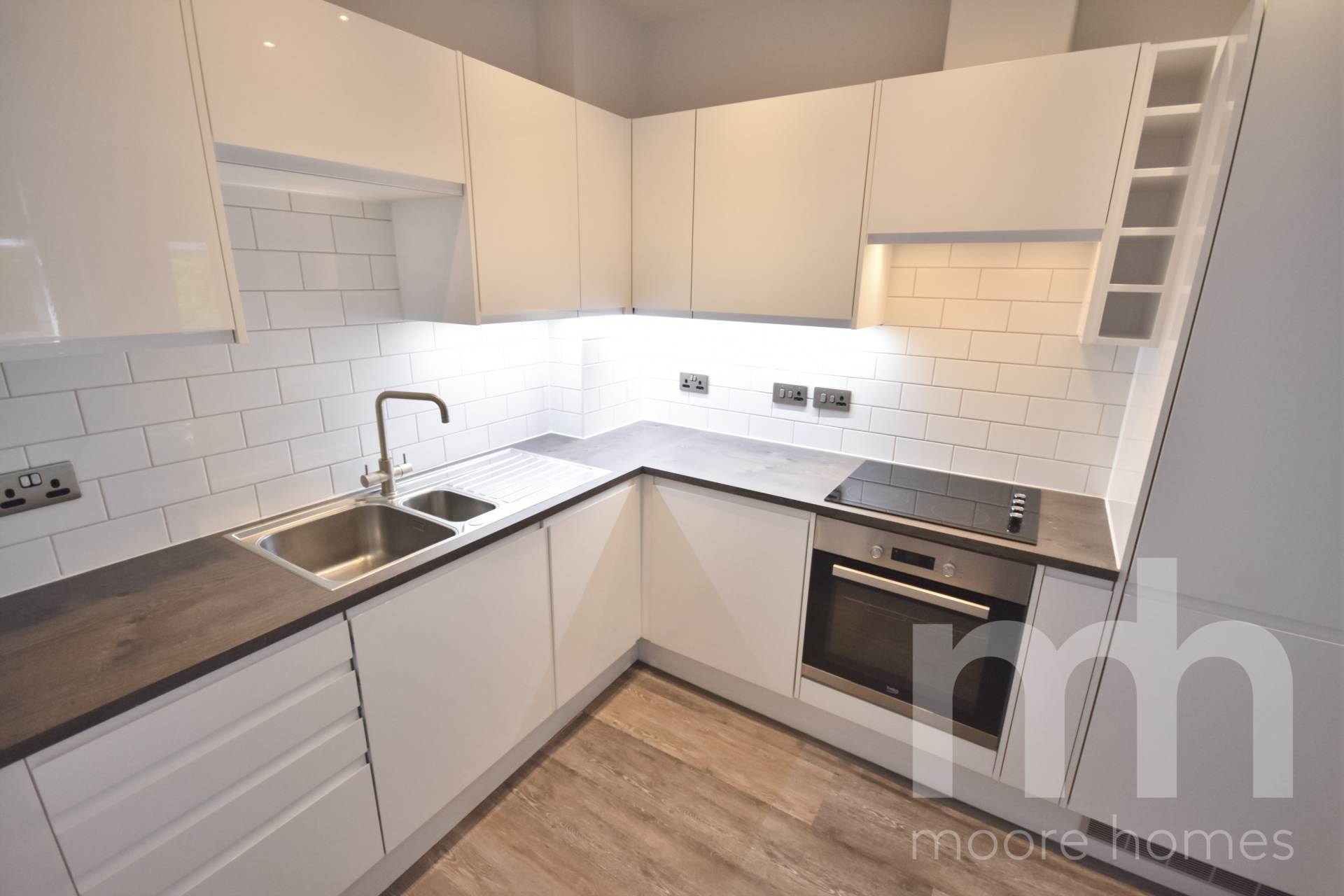Flat First Avenue in Poynton