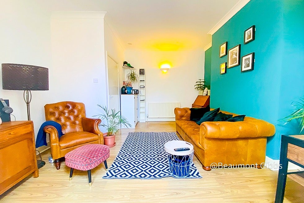 Flat Vicarage Park in Greater London
