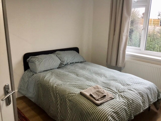 Room Comery Avenue in Nottingham