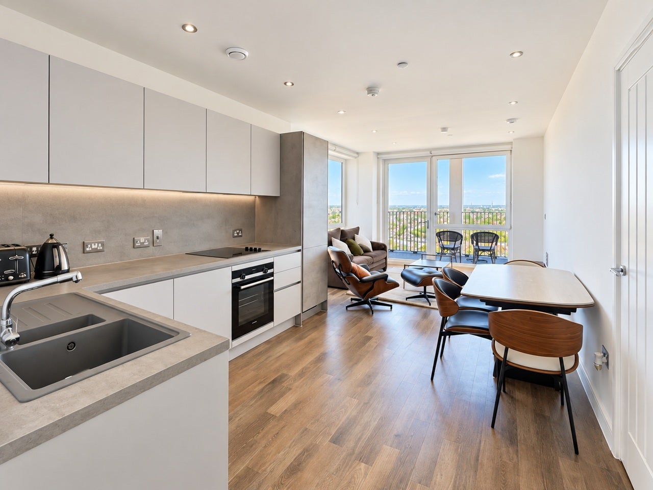 Flat Coronation Square in Greater London