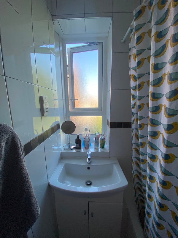 Room Fairfield Drive in Greater London