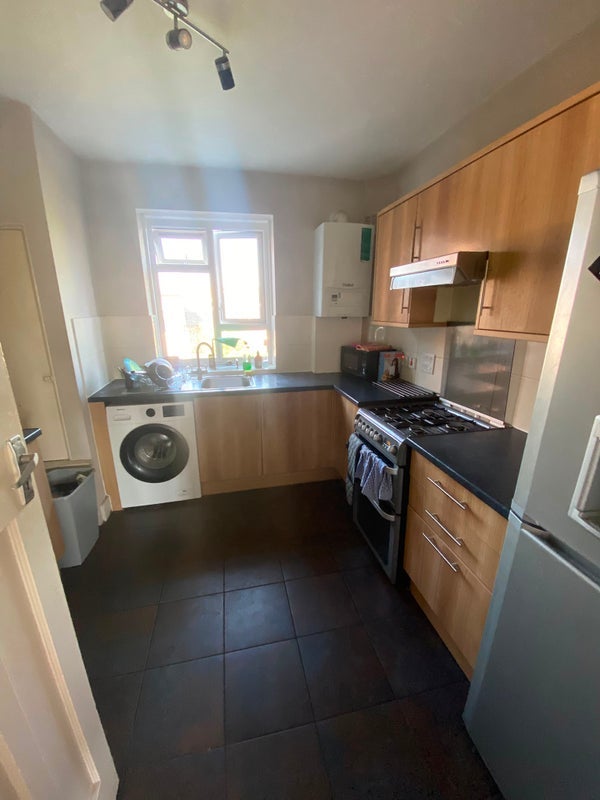Room Fairfield Drive in Greater London