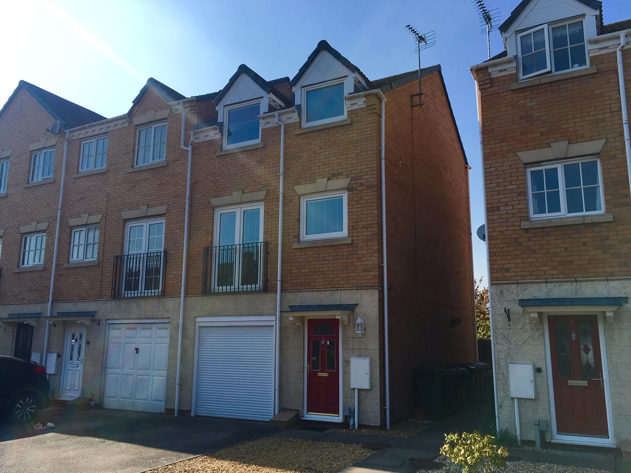 Flat Wellington Close in Stafford