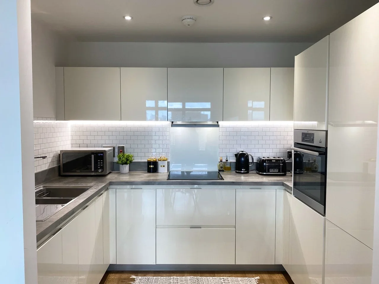 Flat Madeira Street in Greater London