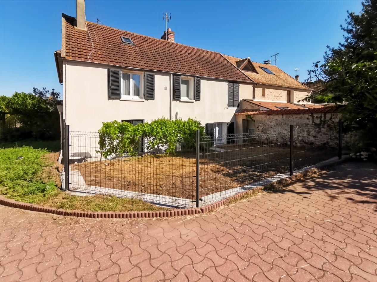 Flat Rue de Bel Air in Mennecy
