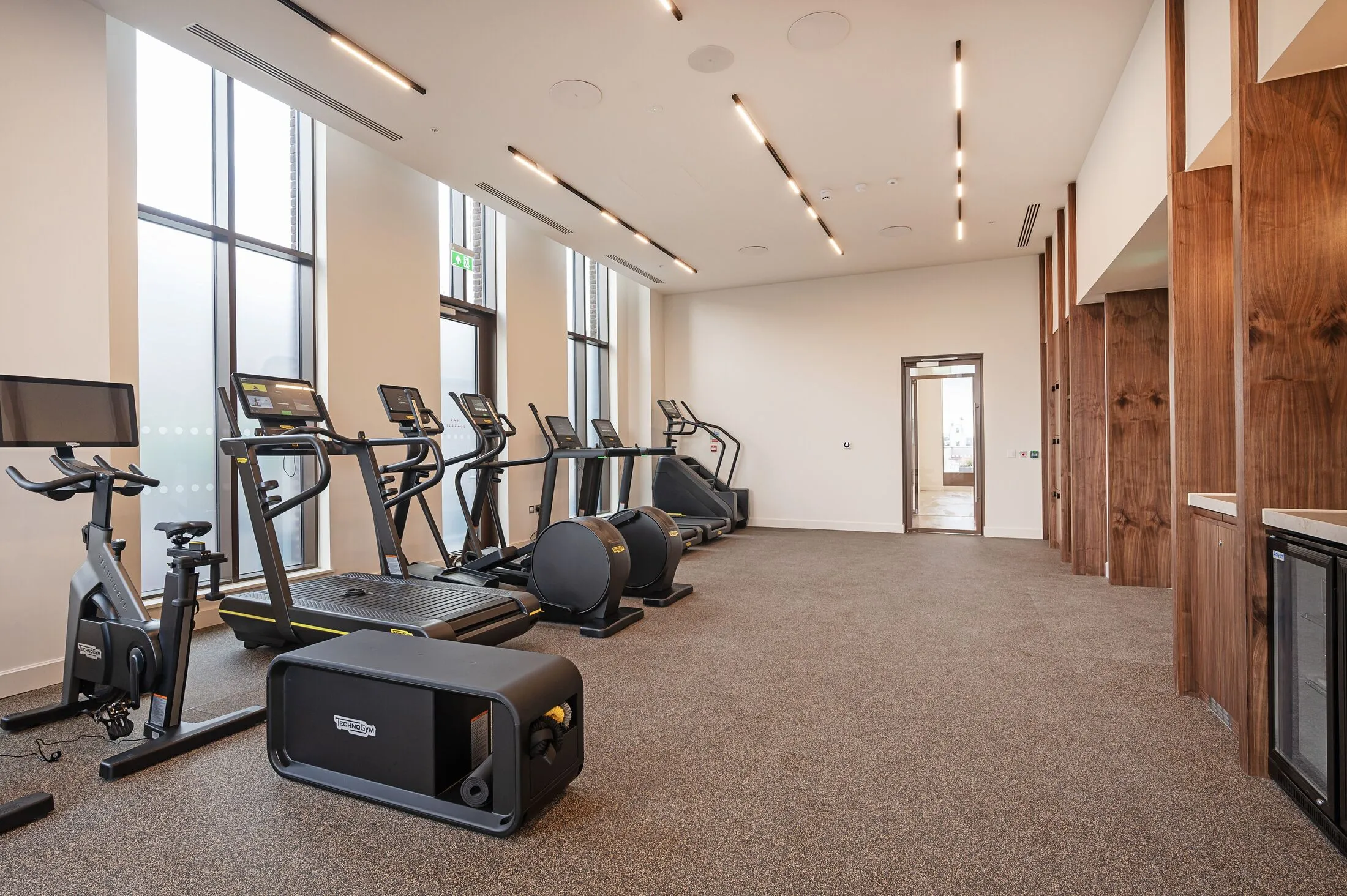 Flat Clements Road in Greater London