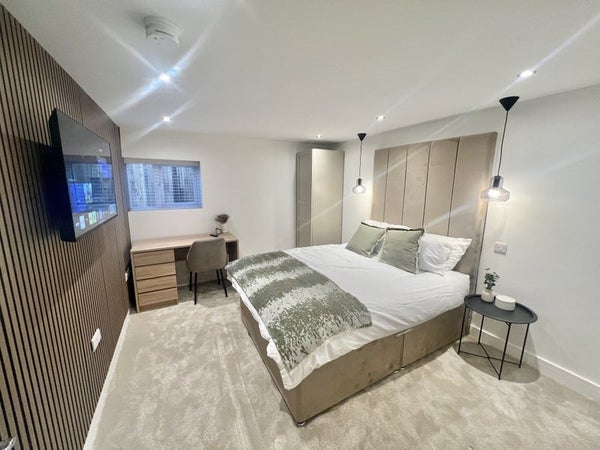Flat Gipton Avenue in Leeds