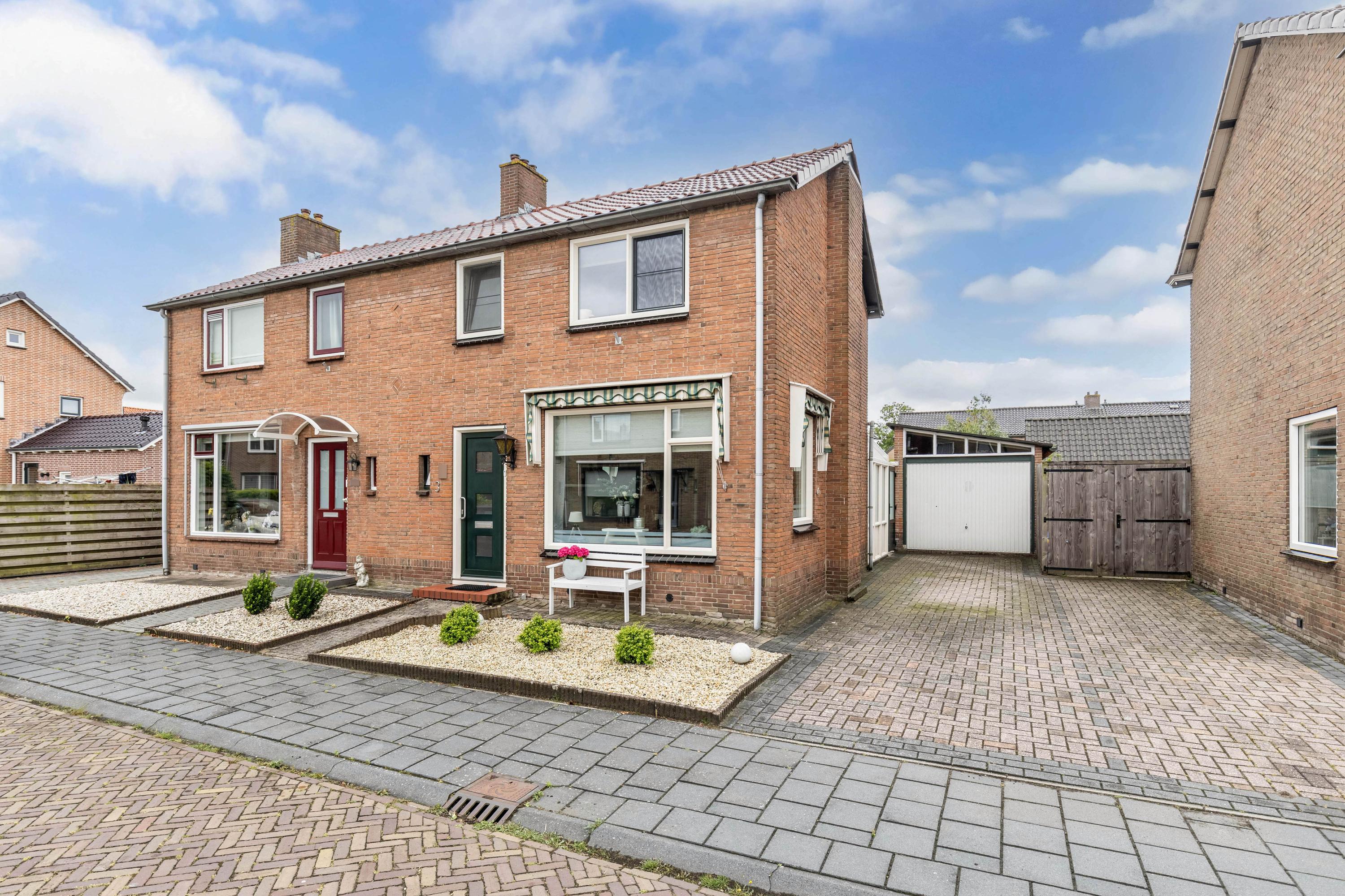 Huis Dr. Berend ten Broeckestraat 3 in Steenwijk