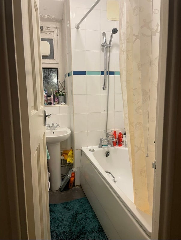 Room Amhurst Road in Greater London