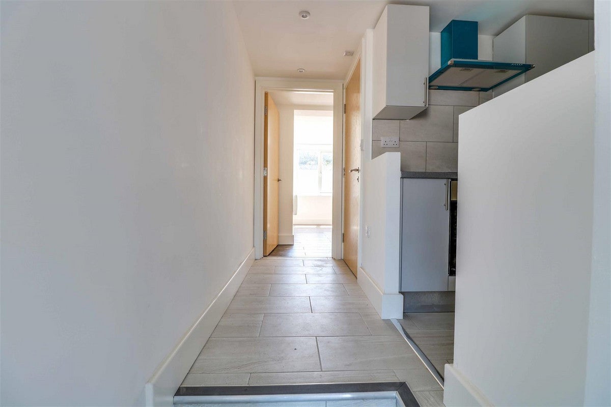 Flat Newington Avenue in Southend-on-Sea