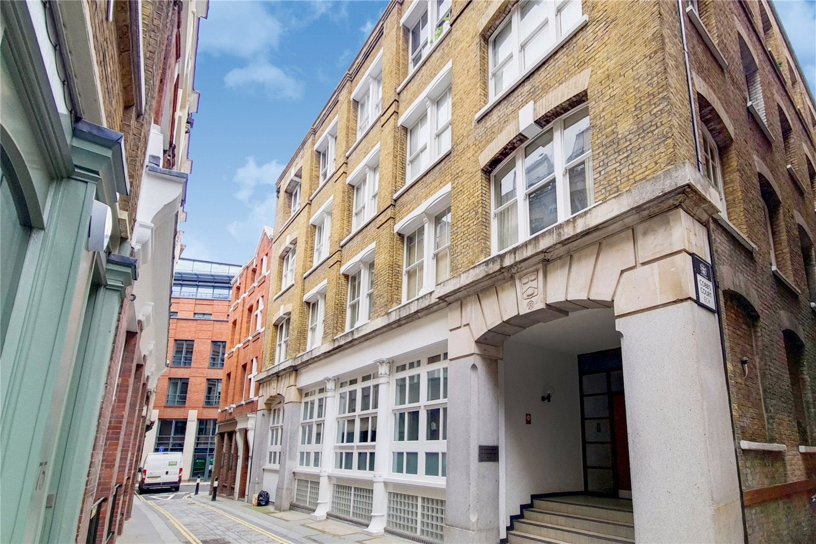 Flat Carter Lane in City of London