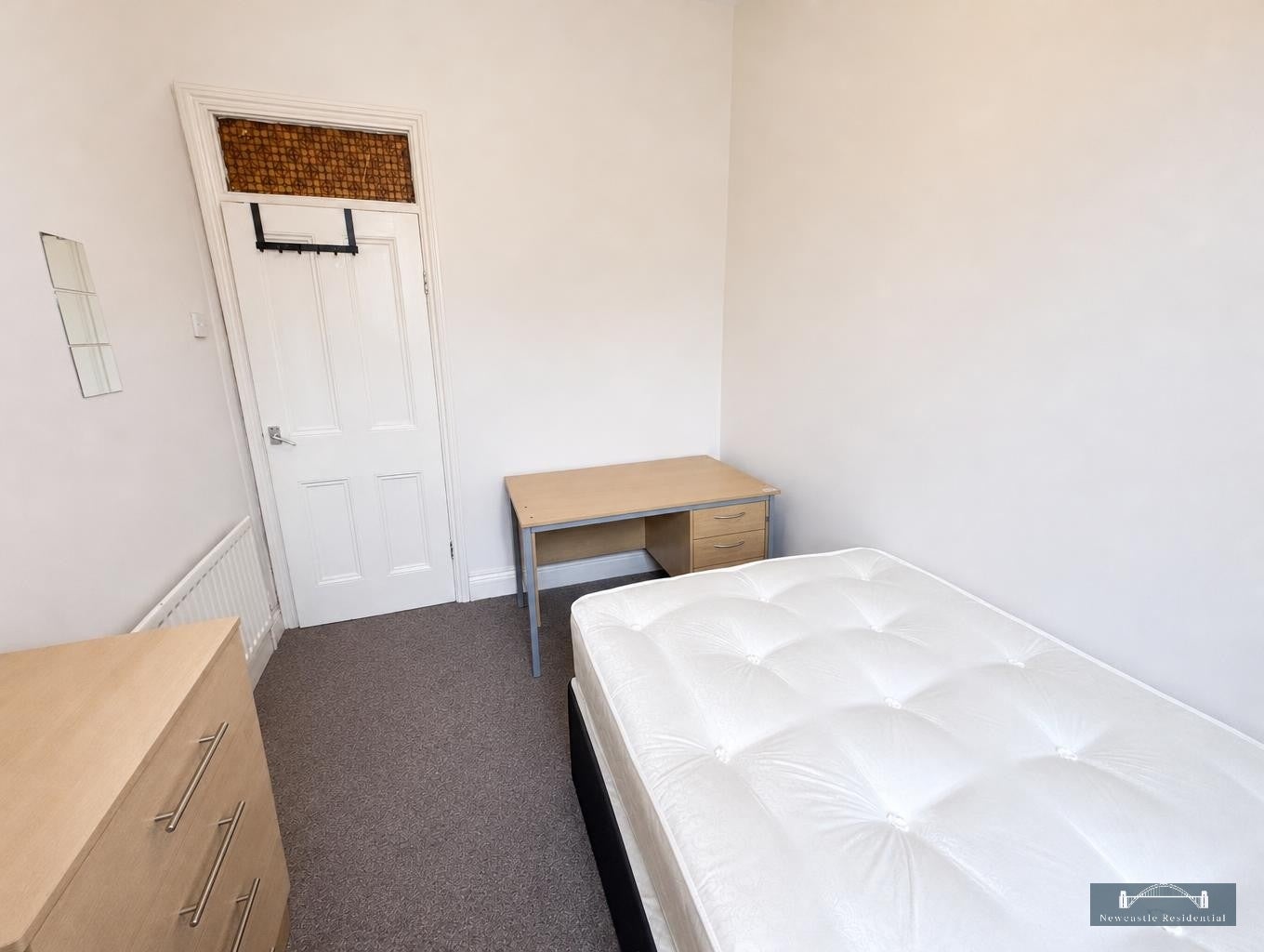 Flat Warwick Street in Newcastle upon Tyne