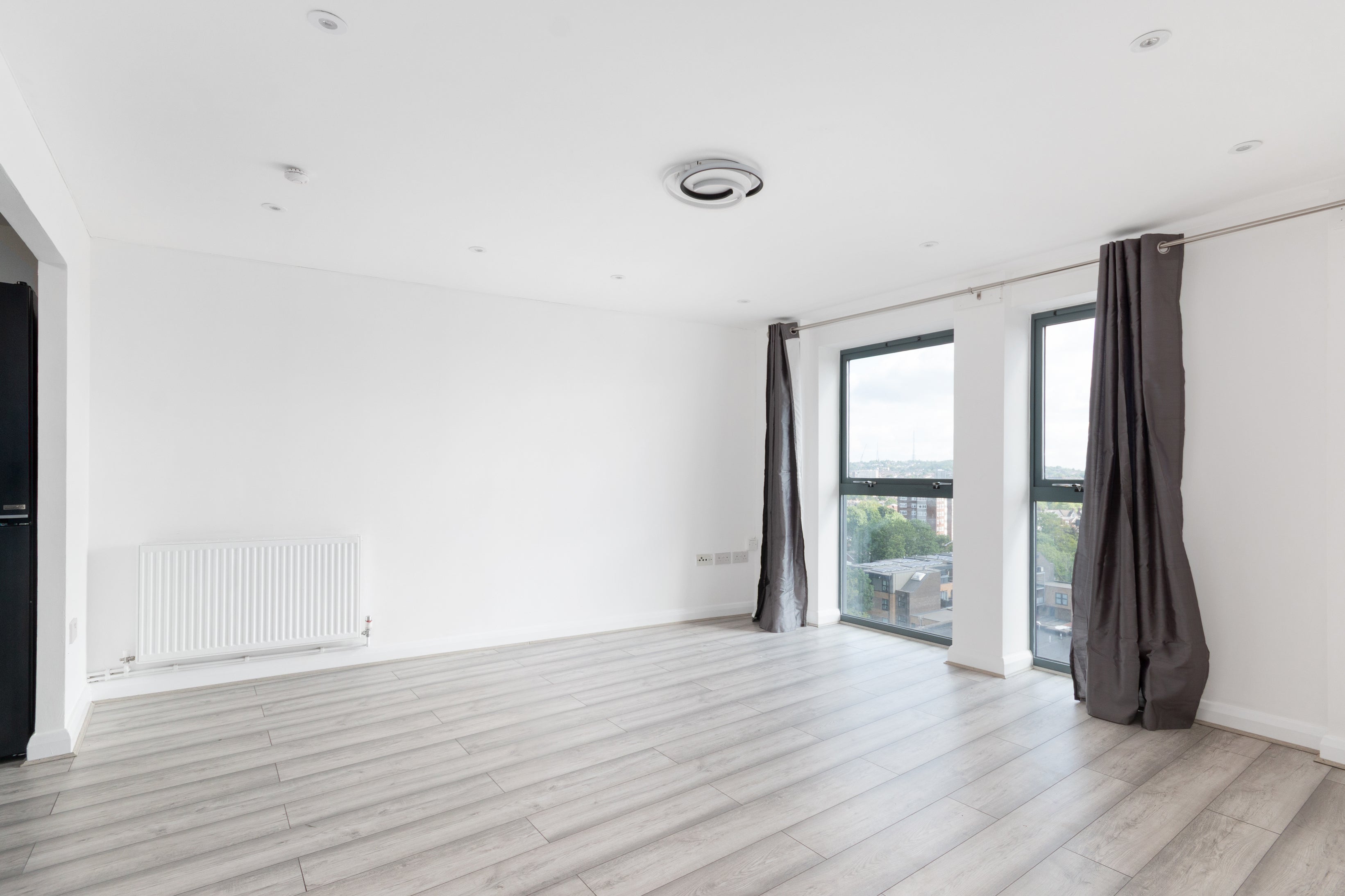 Flat London Road in Greater London