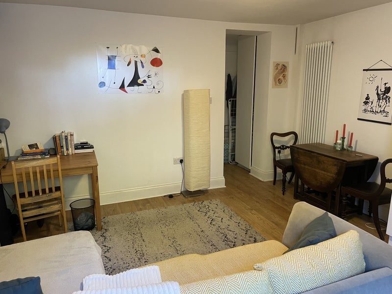 Flat Barnsbury Road in Greater London