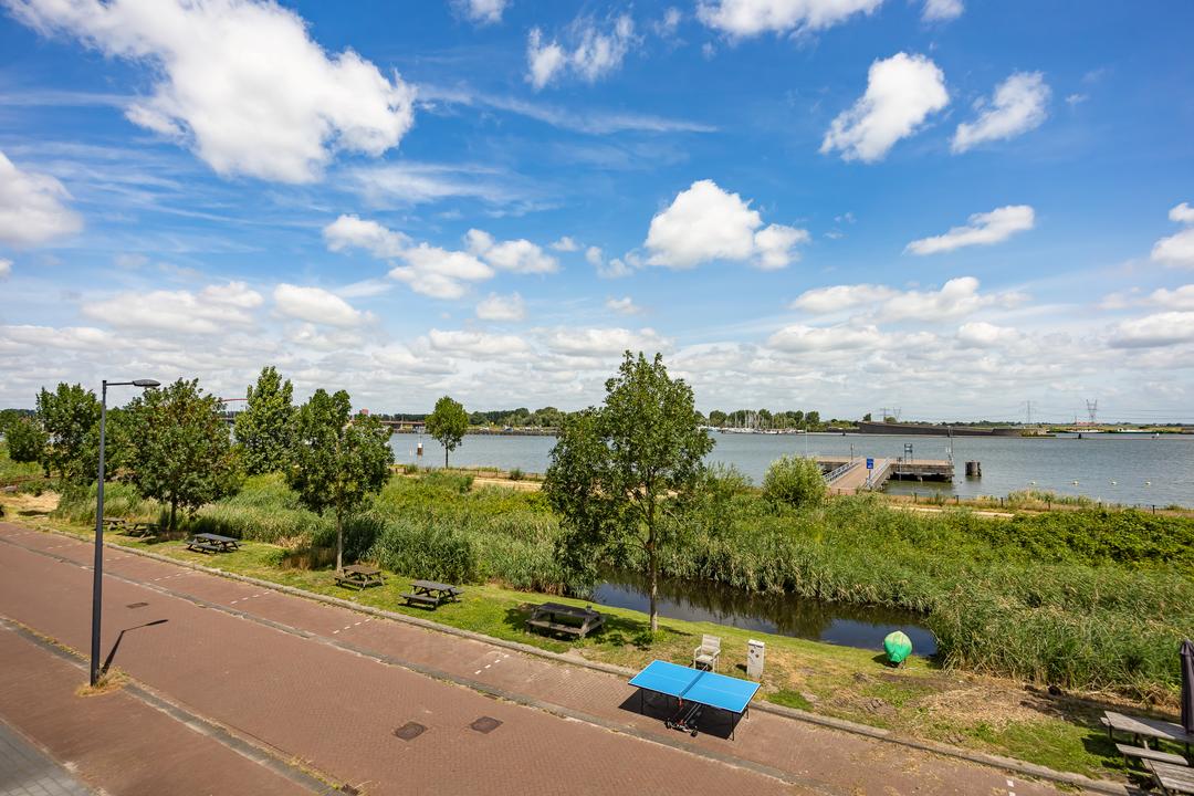 Tussenwoning te koop: Kea Boumanstraat 98, Amsterdam