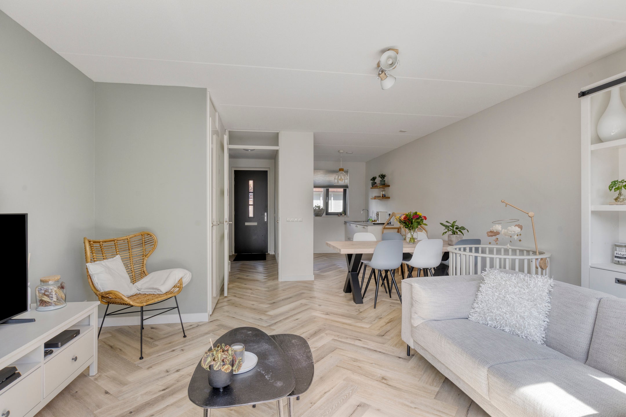 Tussenwoning te koop: Hoenwaard 60, Ede