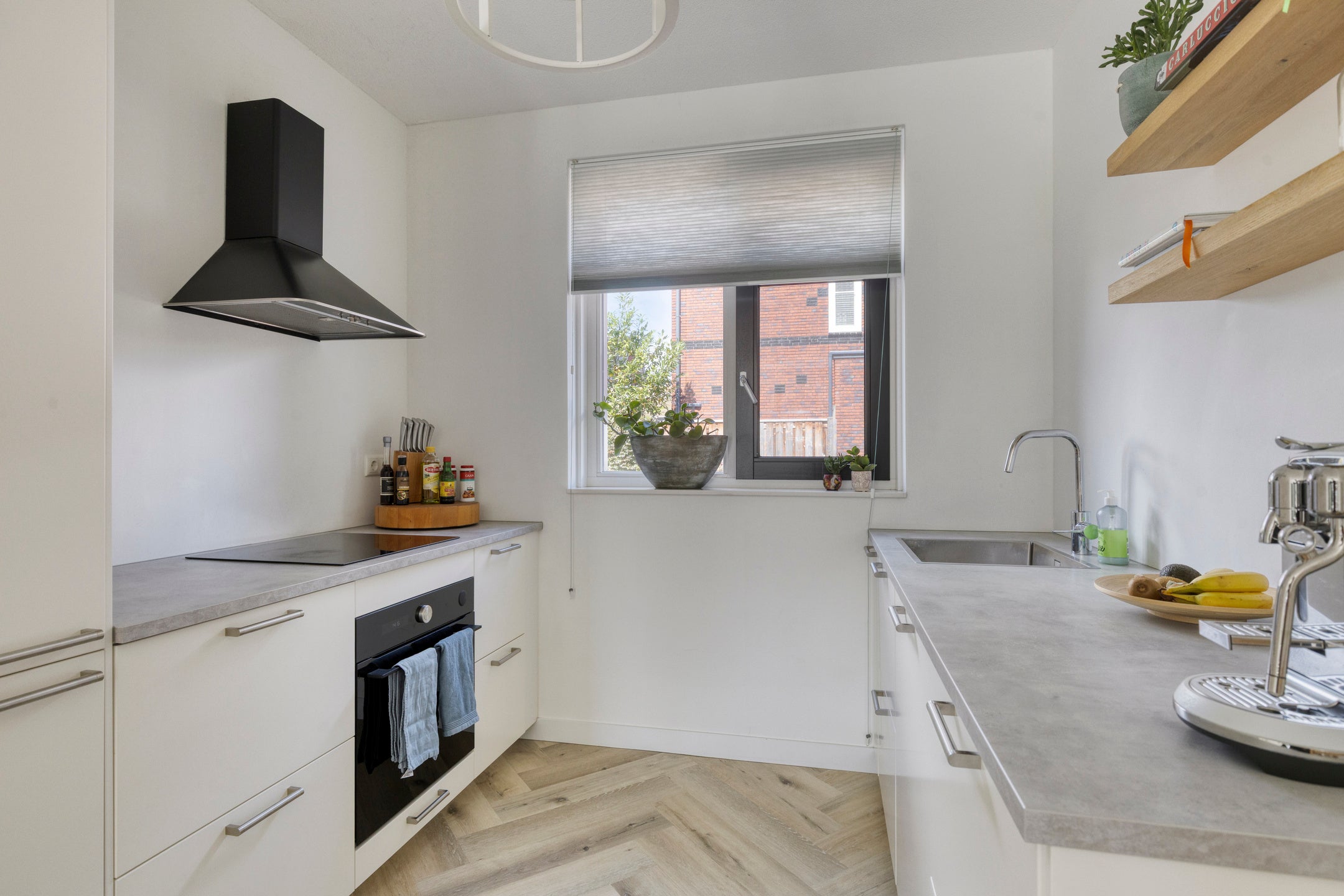 Tussenwoning te koop: Hoenwaard 60, Ede