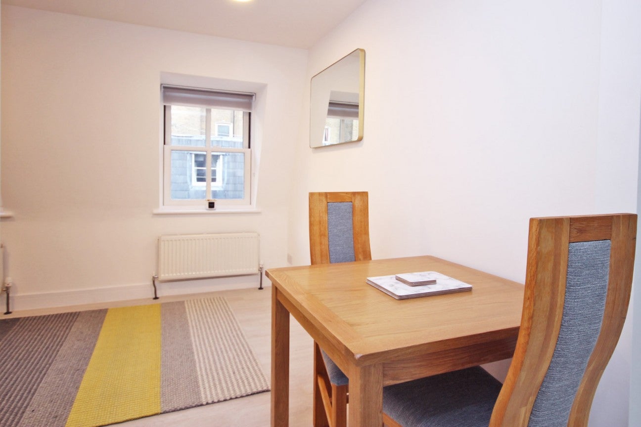 Flat Brook Mews North in City of Westminster
