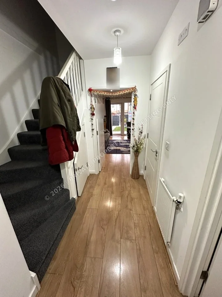 House Ellis Avenue in Greater London