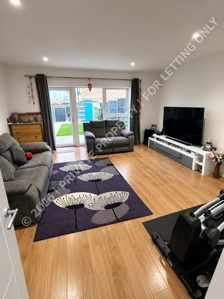 House Ellis Avenue in Greater London