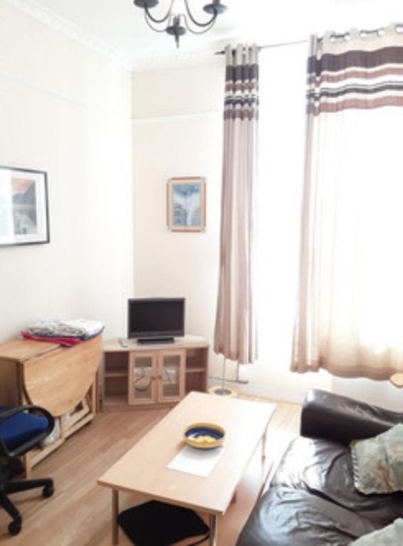 Flat Causewayside in City of Edinburgh