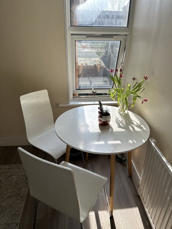 Room Burges Road in Greater London