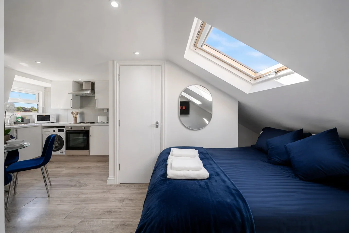 Flat Valnay Street in Greater London