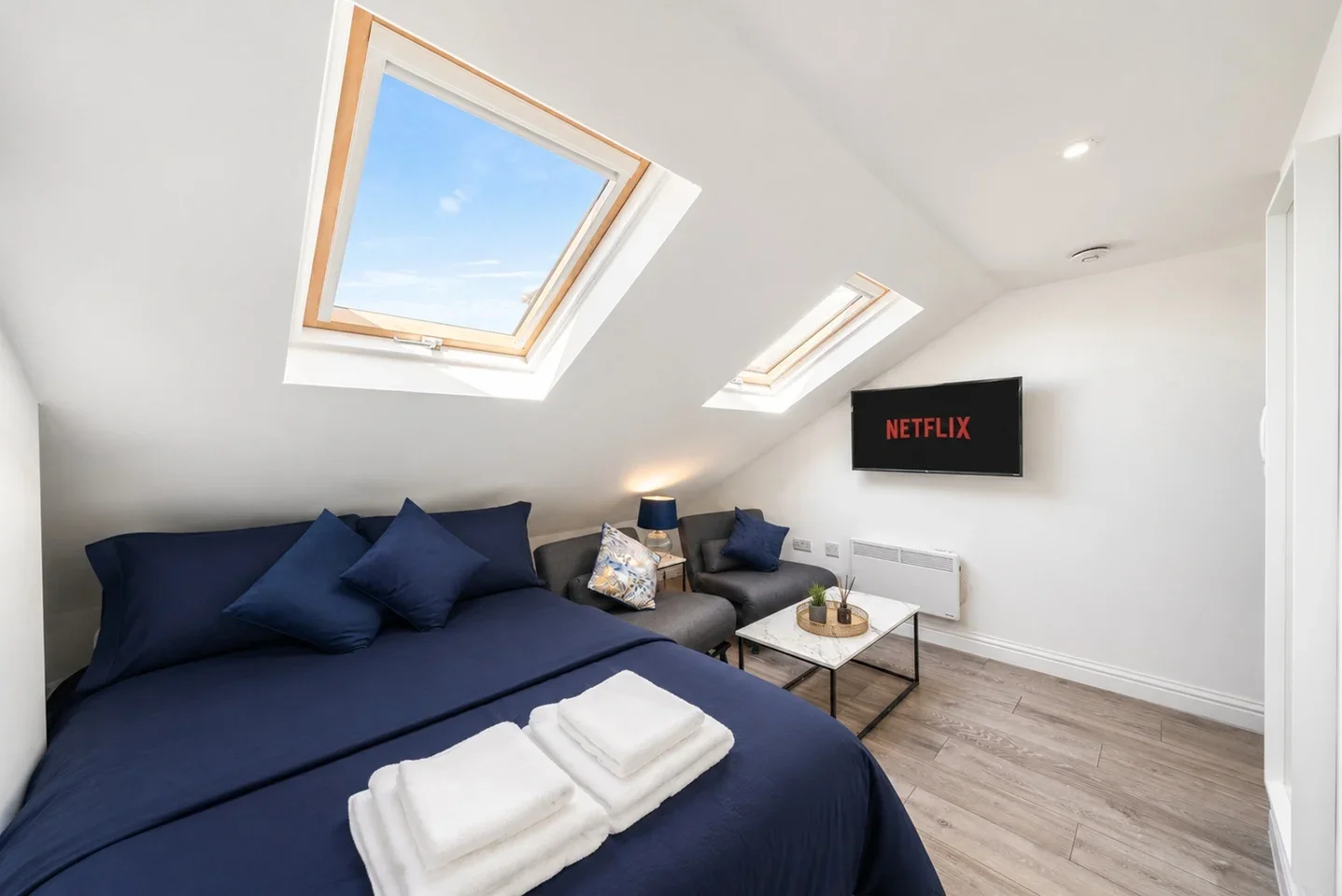 Flat Valnay Street in Greater London