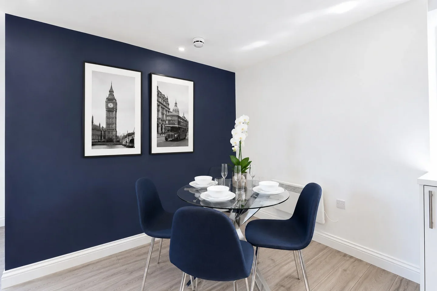 Flat Valnay Street in Greater London