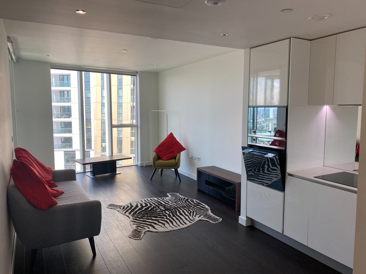 Flat Wyvil Road in Greater London
