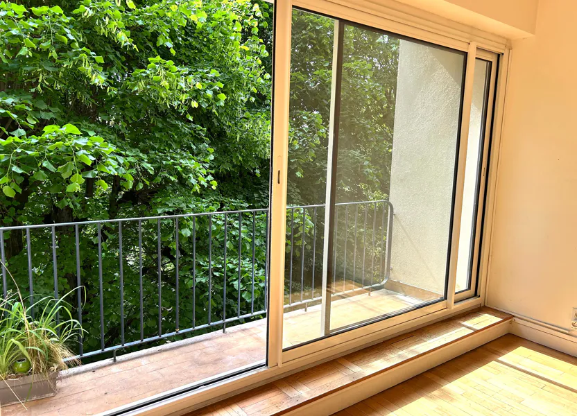 Flat Avenue Valioud in Sainte-Foy-lès-Lyon