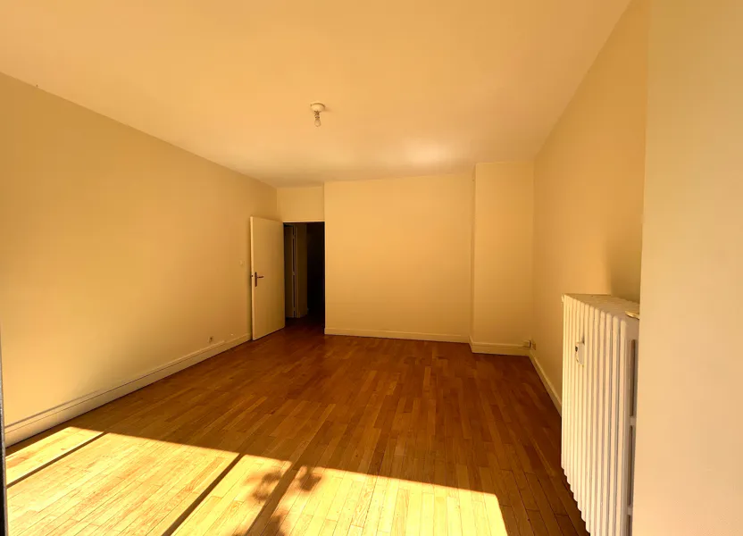 Flat Avenue Valioud in Sainte-Foy-lès-Lyon