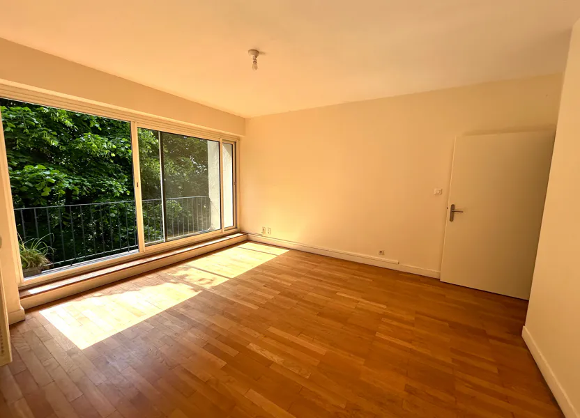 Flat Avenue Valioud in Sainte-Foy-lès-Lyon