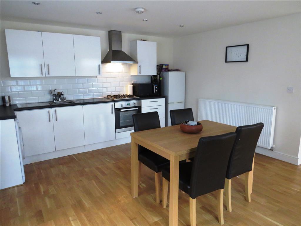 Flat Faversham Road in Ashford