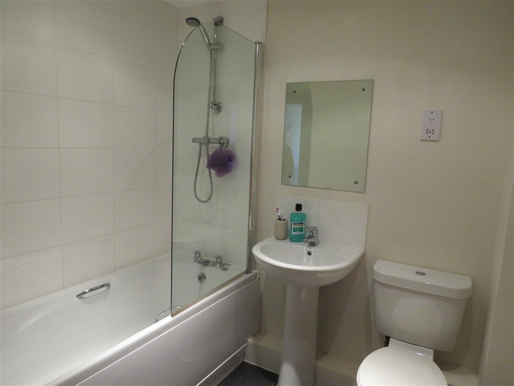 Flat Faversham Road in Ashford