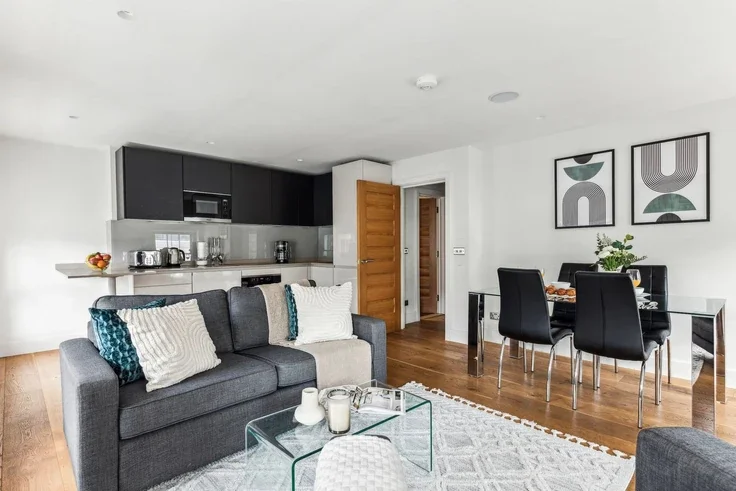 Flat Tottenham Street in Greater London