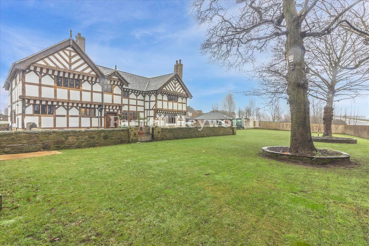 House Knight Avenue in Euxton