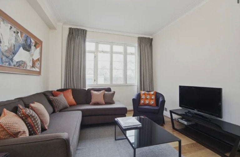Flat Poplar Place in City of Westminster