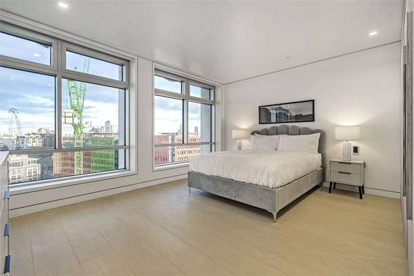 Flat Andrew Borde Street in Greater London