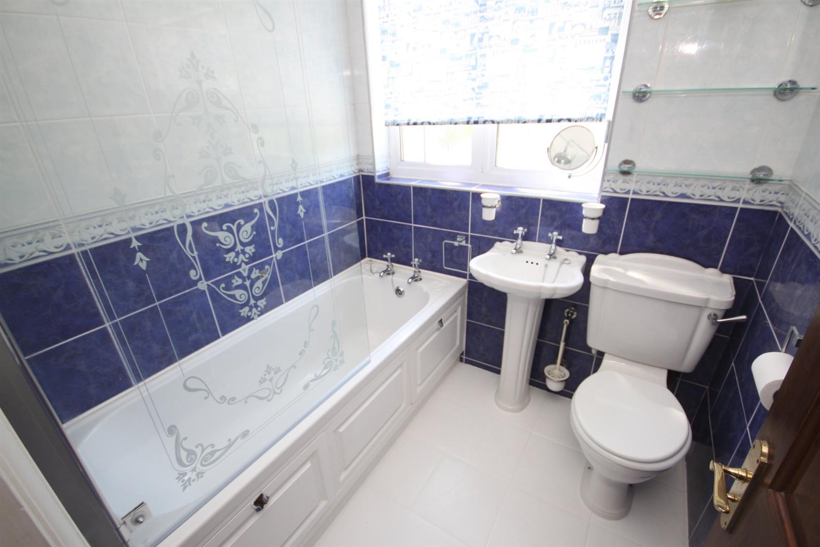 House Ember Close in Greater London