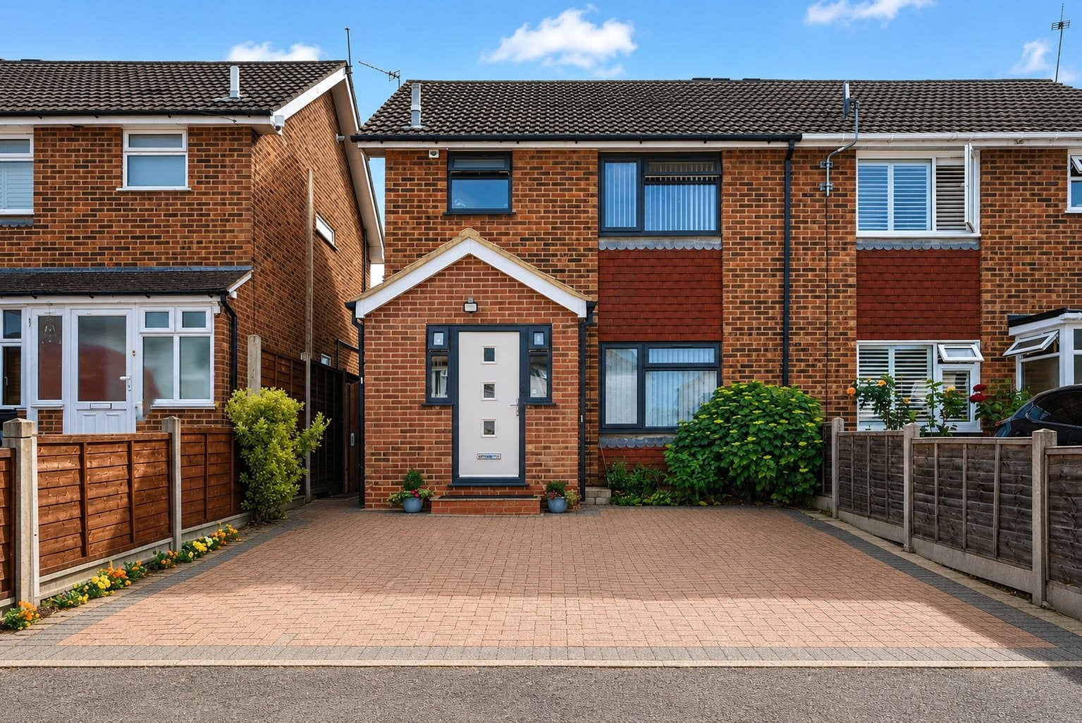 House Robin Hood Road in Woking