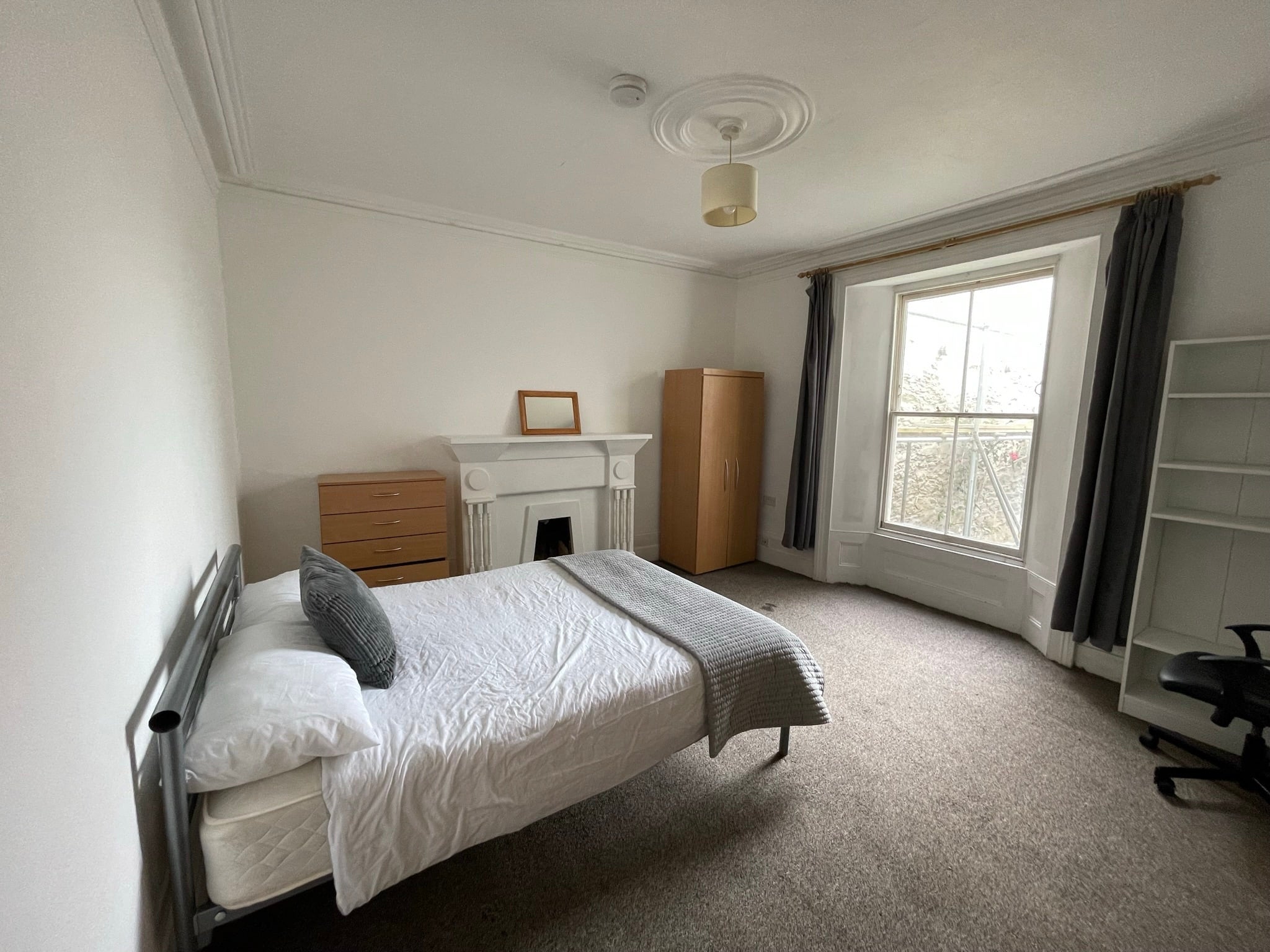 Room Trelawney Road in Falmouth