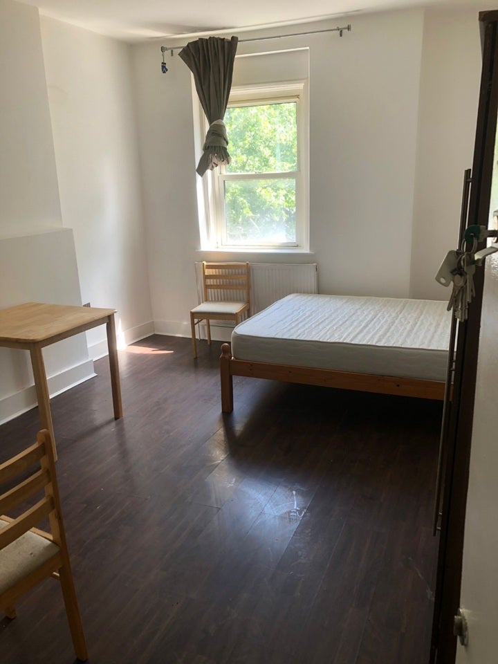 Room Carleton Road in Greater London