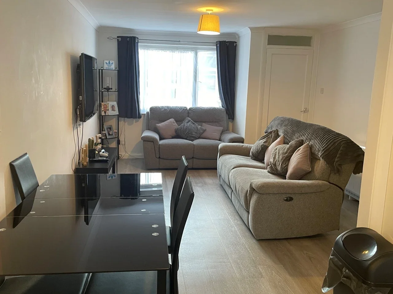 Flat Warren Down in Bracknell