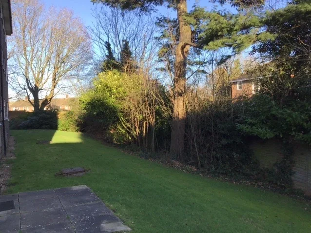 Flat Warren Down in Bracknell