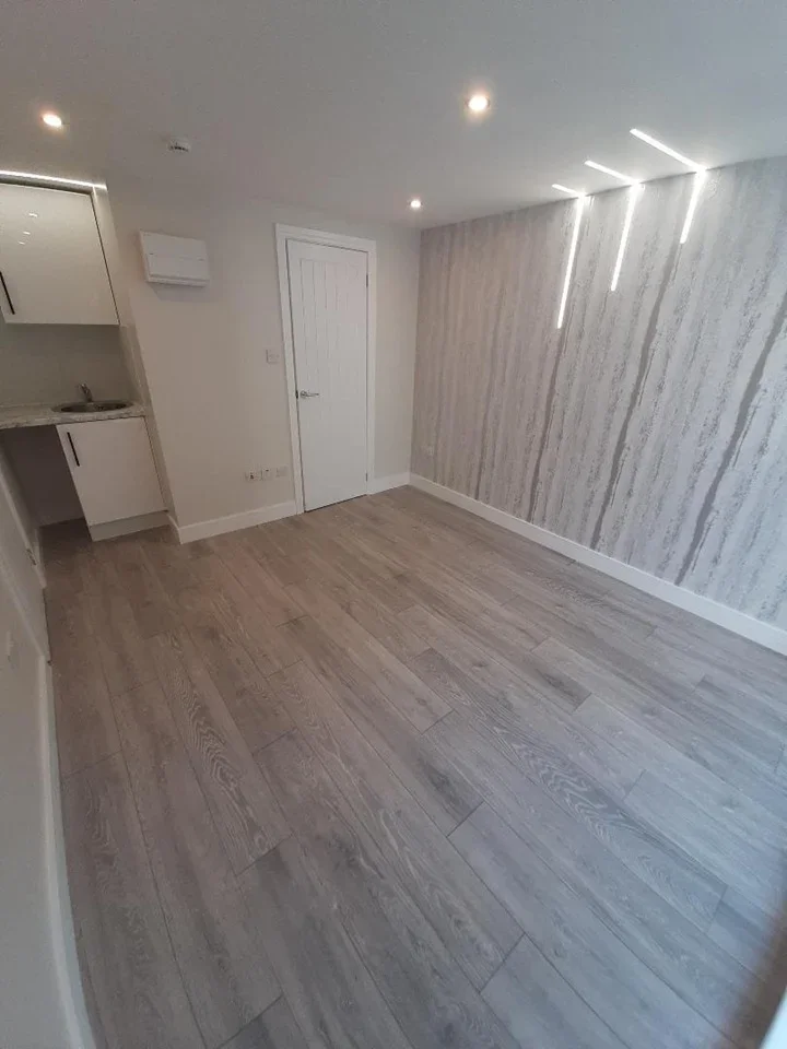 Flat Minster Road in Greater London