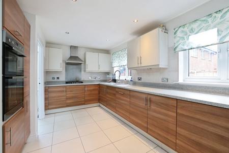 House Sandsdown Close in High Wycombe
