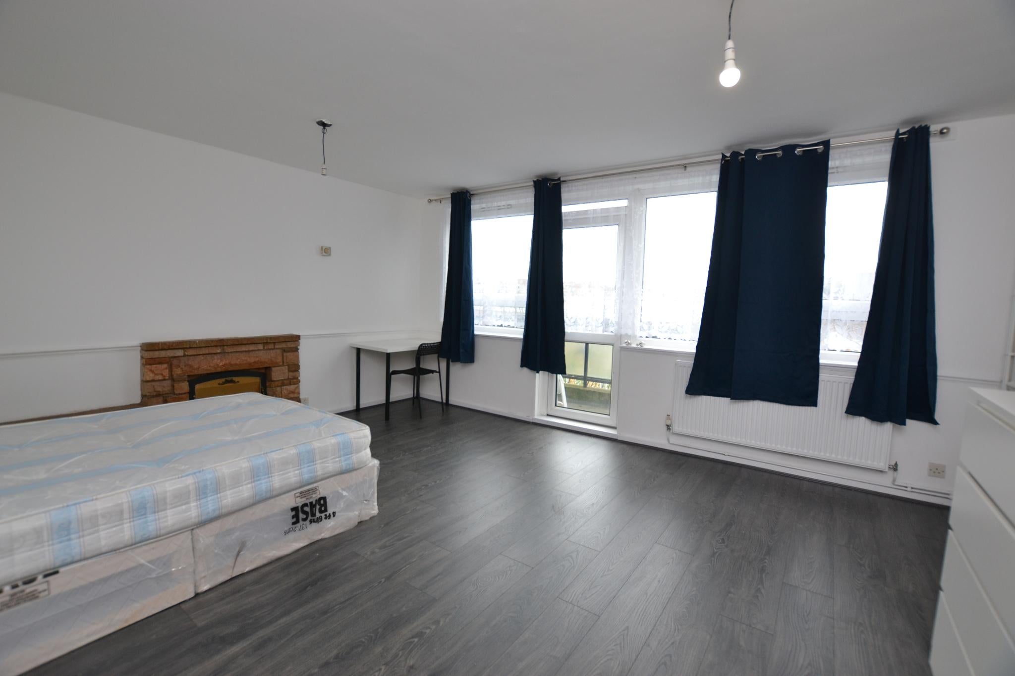 Flat Ronald Street in Greater London