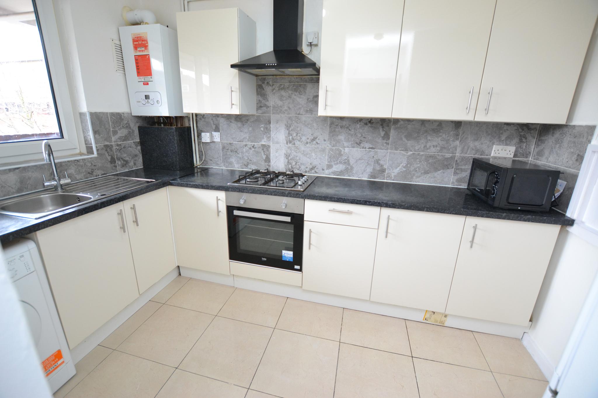 Flat Ronald Street in Greater London