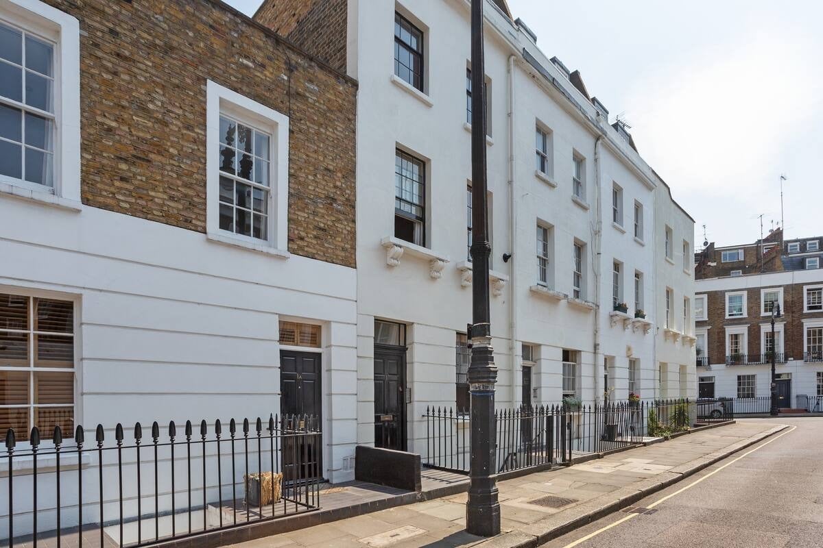 Flat Warwick Way in City of Westminster